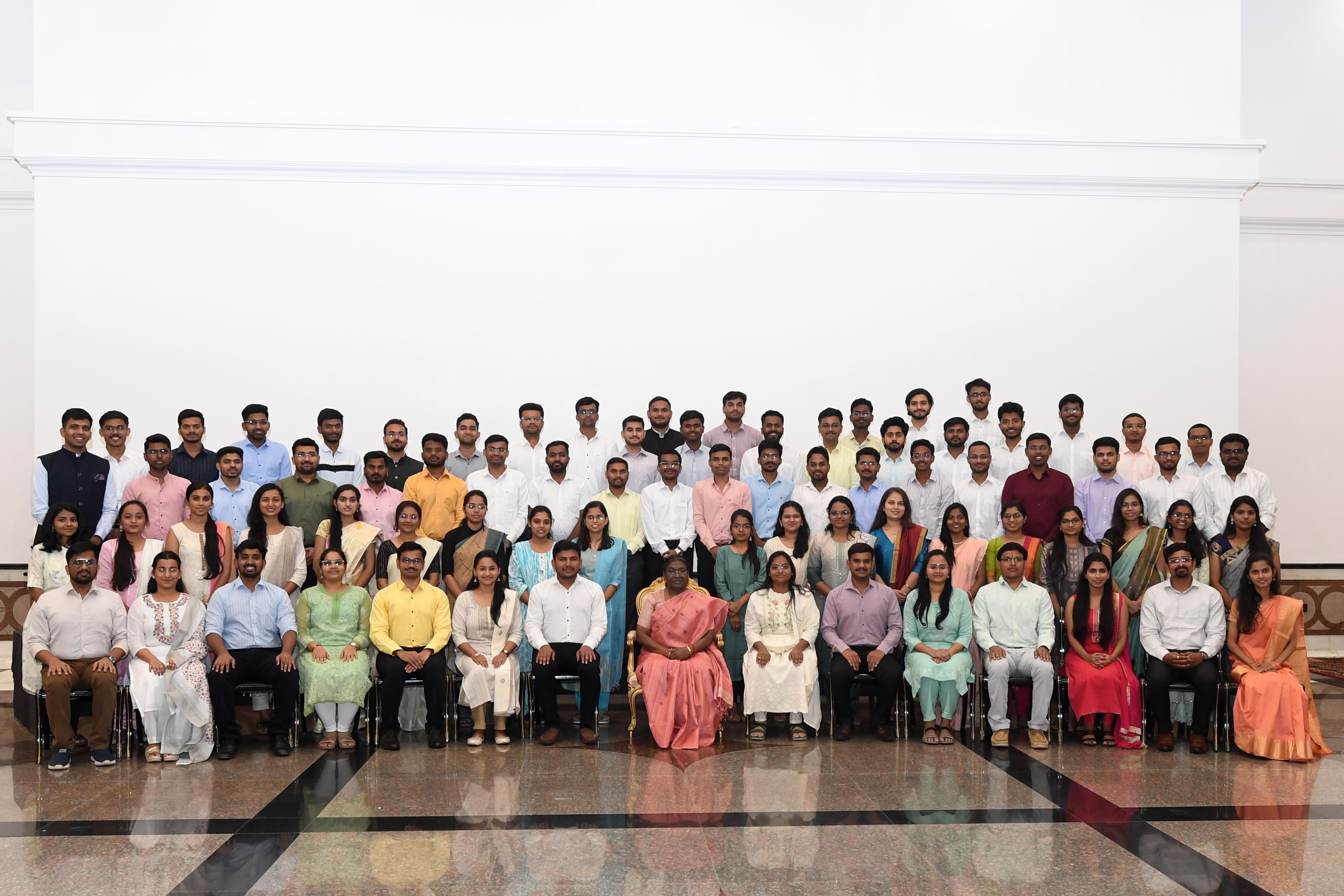 A group of medical students and medical/non medical consultants from different medical colleges of Maharashtra and Madhya Pradesh called on the President of India, Smt Droupadi Murmu at Rashtrapati Bhavan on March 4, 2024. 