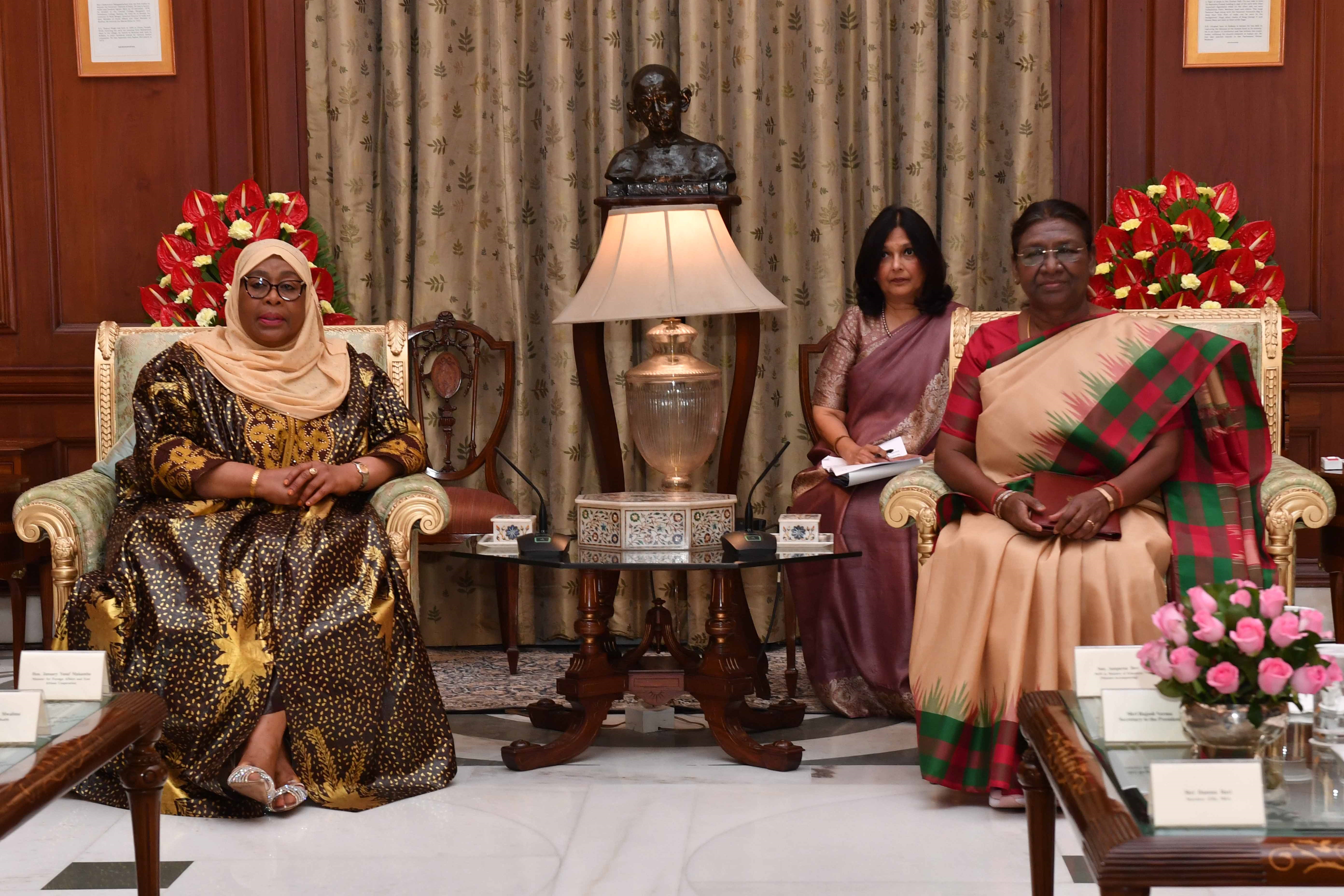The President of India, Smt Droupadi Murmu received H.E. Dr Samia Suluhu Hassan, the President of the United Republic of Tanzania at Rashtrapati Bhavan on October 9, 2023.