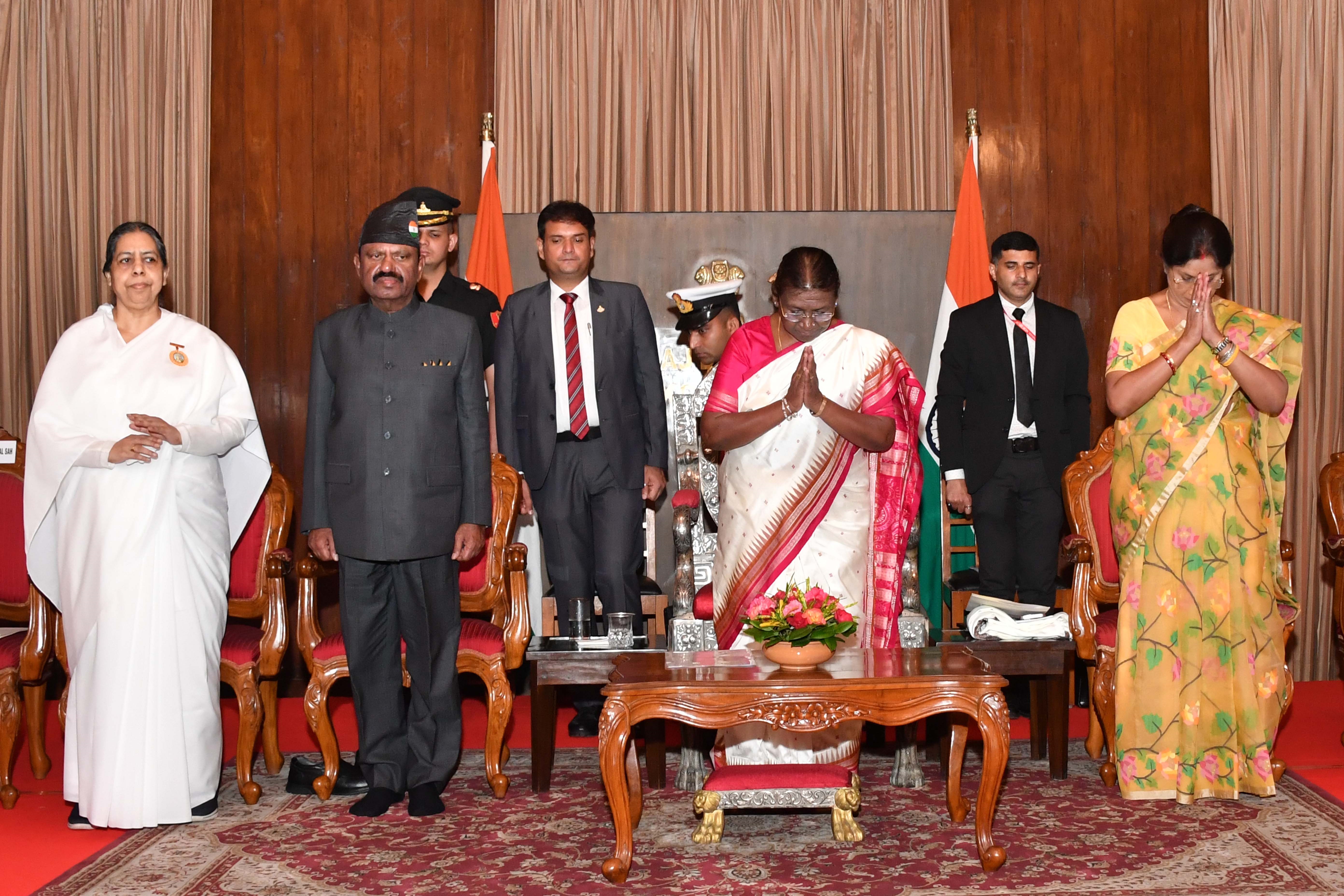 The President of India, Smt Droupadi Murmu launched 'My Bengal, Addiction Free Bengal' Campaign under the 'Nasha Mukt Bharat Abhiyan', organized by Brahma Kumaris at Raj Bhavan, Kolkata on August 17, 2023. 