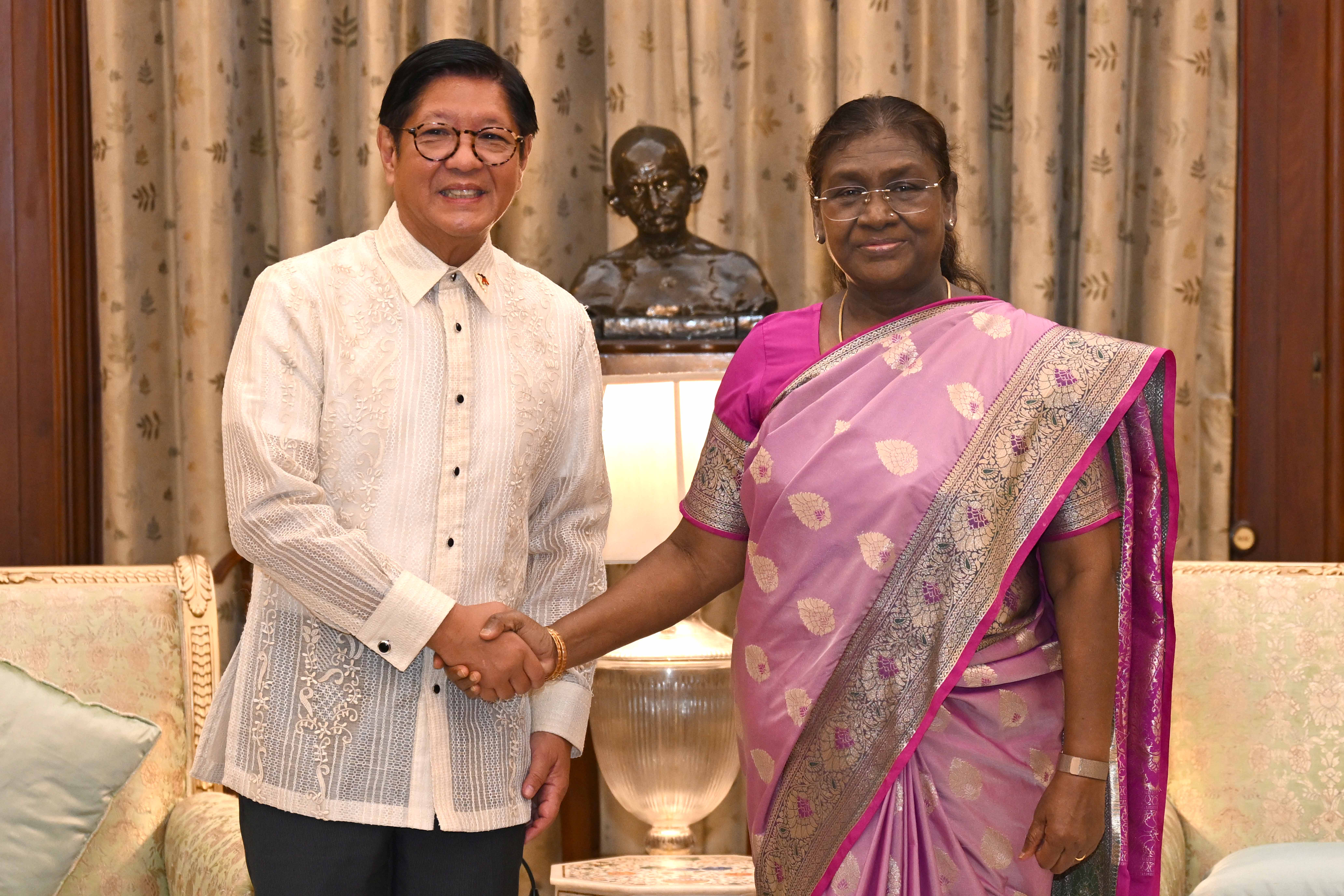 The President of India, Smt Droupadi Murmu received H.E. Mr Ferdinand Romualdez Marcos Jr., President of the Republic of the Philippines, at Rashtrapati Bhavan on August 5, 2025.
