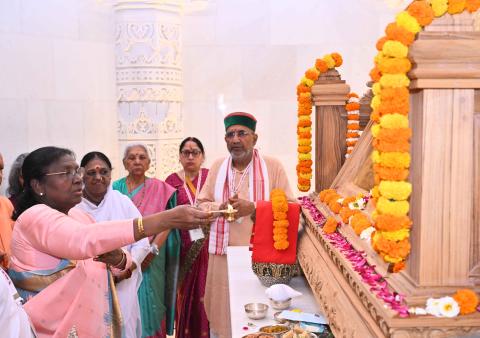 President Droupadi Murmu performs Darshan and Aarti at Shri Ram Janmbhoomi Mandir, Ayodhya on 19 Mar 2026